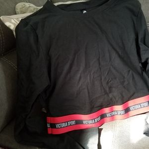 Long sleeved cropped workout top